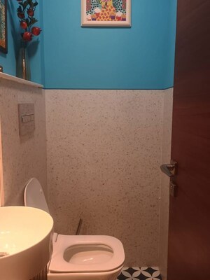 Furnished Amenities in 2 BHK Builder Floor at East Of Kailash – for Rent