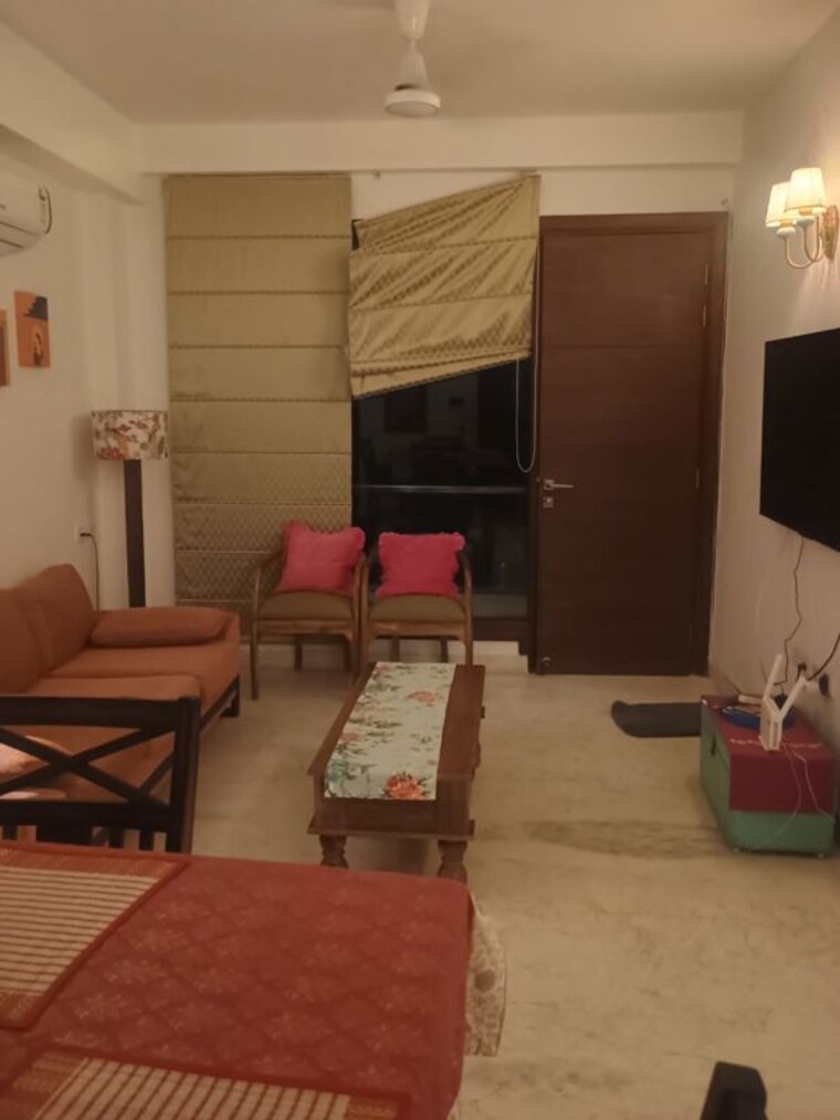 Living Room, east of kailash 2 Bedroom 125 Sq.Yd. Builder Floor In East Of Kailash Delhi 10553941