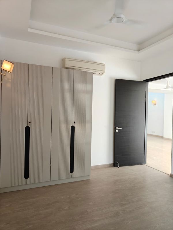 5 BHK + Prayer Room,Servant Room 361 Sq.Yd. Villa in Emaar Marbella