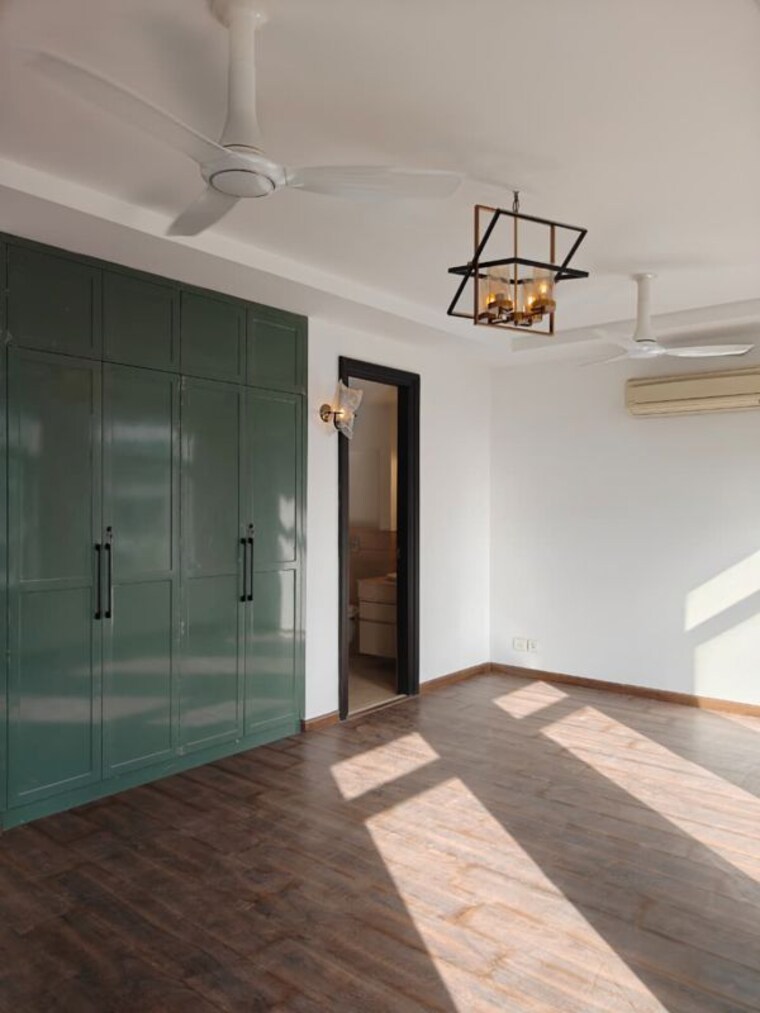 Room, emaar-marbella 5 Bedroom 361 Sq.Yd. Villa In Sector 66 Gurgaon 10553946