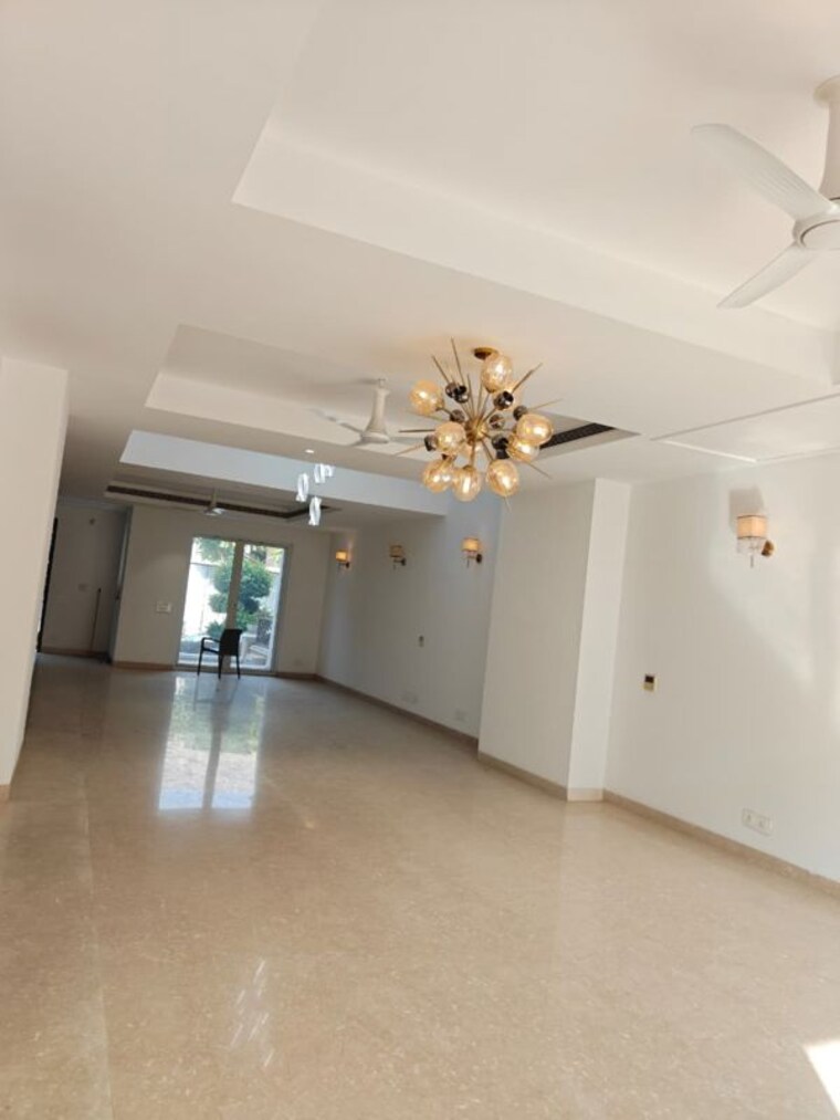 Room, emaar-marbella 5 Bedroom 361 Sq.Yd. Villa In Sector 66 Gurgaon 10553946