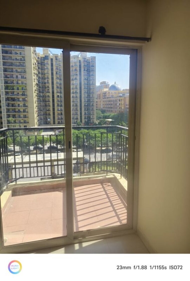 Balcony, maxblis-grand-wellington 1 Bedroom 615 Sq.Ft. Apartment In Sector 75 Noida 10553951