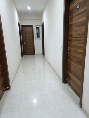 Building Lobby in 2 BHK Builder Floor at Ardee City, Sector 52 – for Rent