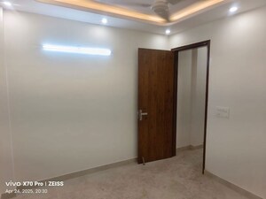 Room in 3 BHK Builder Floor at Kalkaji – for Sale