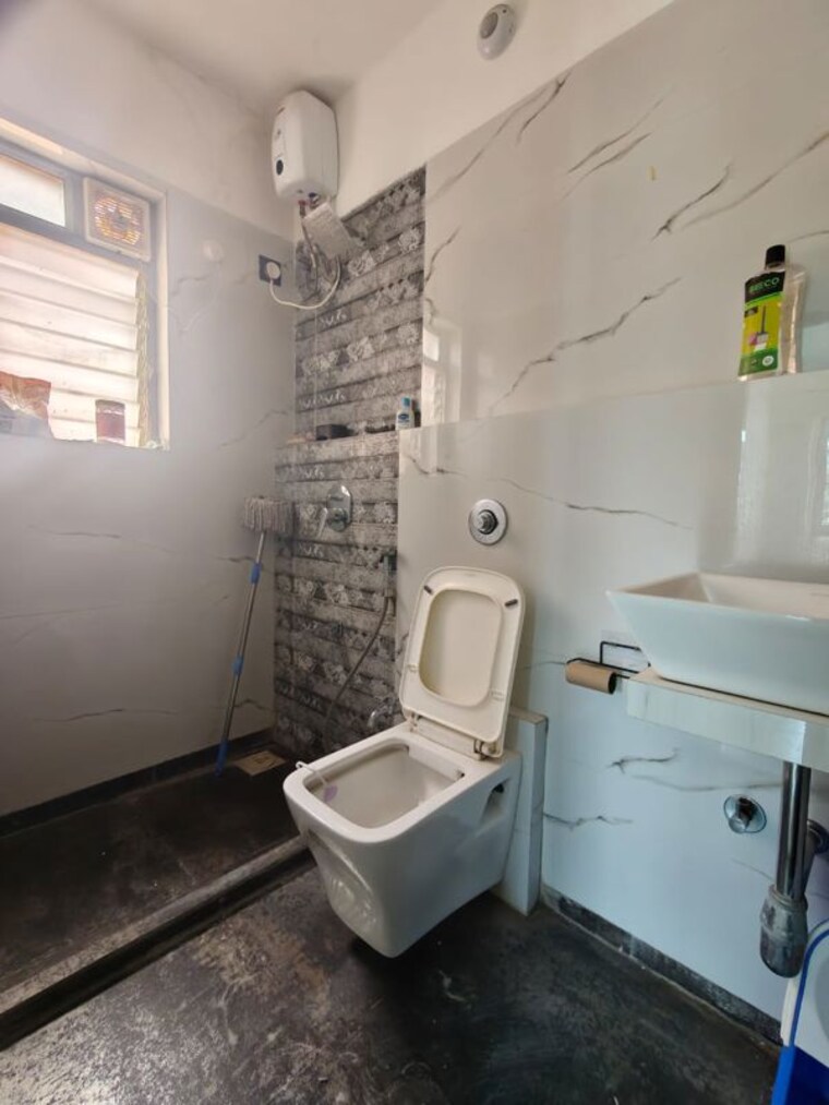 Bathroom, rite-skyluxe 2 Bedroom 1200 Sq.Ft. Apartment In Chembur Mumbai 10553976