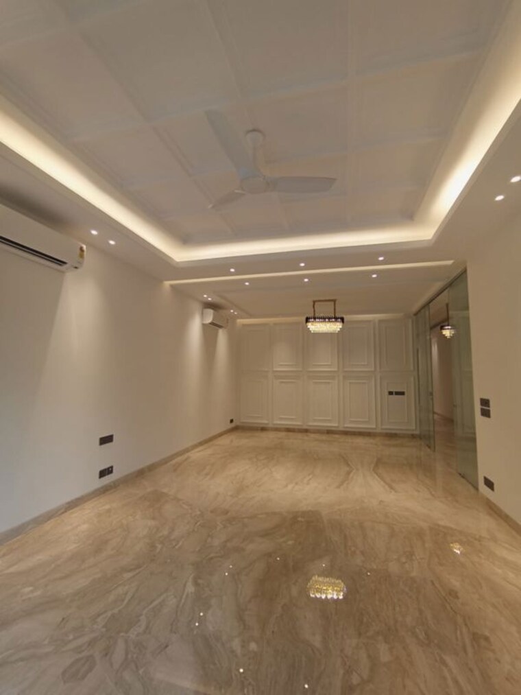 Room, kailash colony 4 Bedroom 5000 Sq.Ft. Builder Floor In Kailash Colony Delhi 10553989