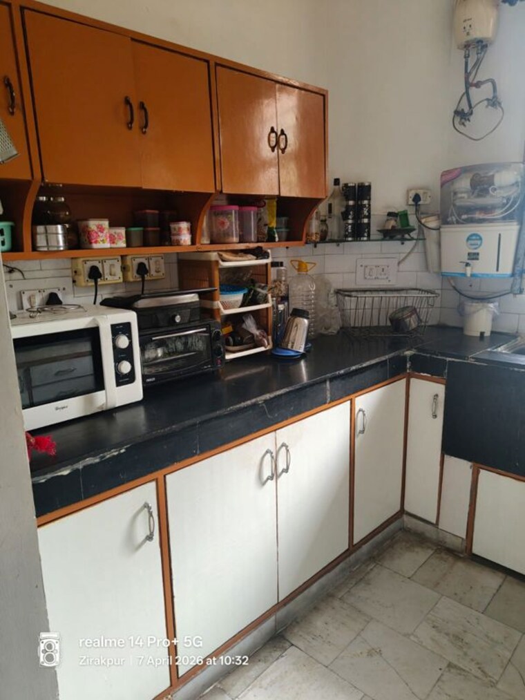 Kitchen, raglan-gulmohar-trends 5 Bedroom 1650 Sq.Ft. Independent House In Dhakoli Zirakpur 10553997