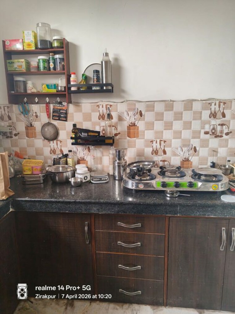 Kitchen, raglan-gulmohar-trends 5 Bedroom 1650 Sq.Ft. Independent House In Dhakoli Zirakpur 10553997