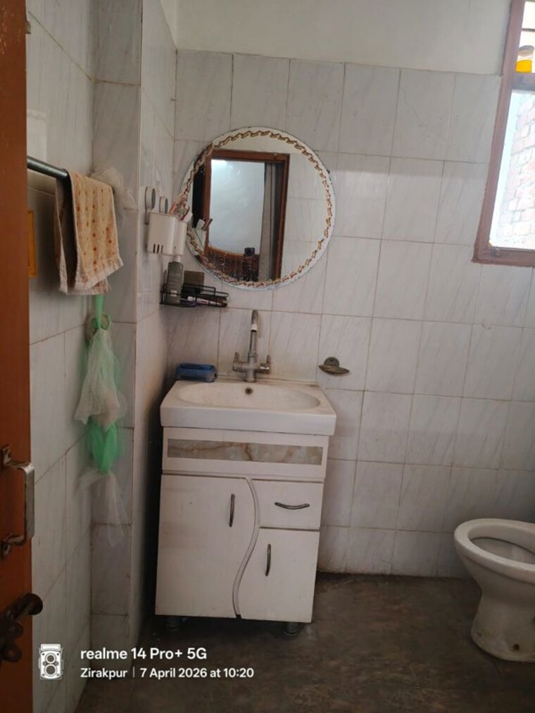Bathroom, raglan-gulmohar-trends 5 Bedroom 1650 Sq.Ft. Independent House In Dhakoli Zirakpur 10553997