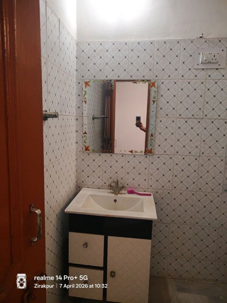 Bathroom, raglan-gulmohar-trends 5 Bedroom 1650 Sq.Ft. Independent House In Dhakoli Zirakpur 10553997