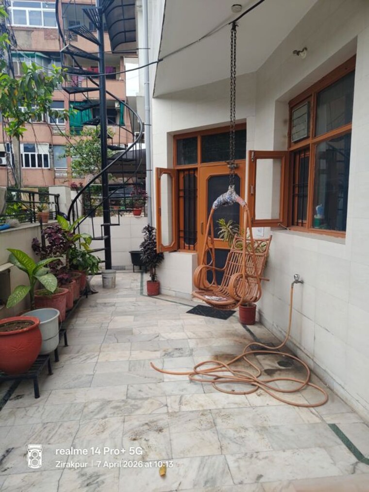 Living Room, raglan-gulmohar-trends 5 Bedroom 1650 Sq.Ft. Independent House In Dhakoli Zirakpur 10553997