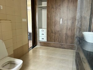 Room in 3 BHK Apartment at Utrathiya – for Rent