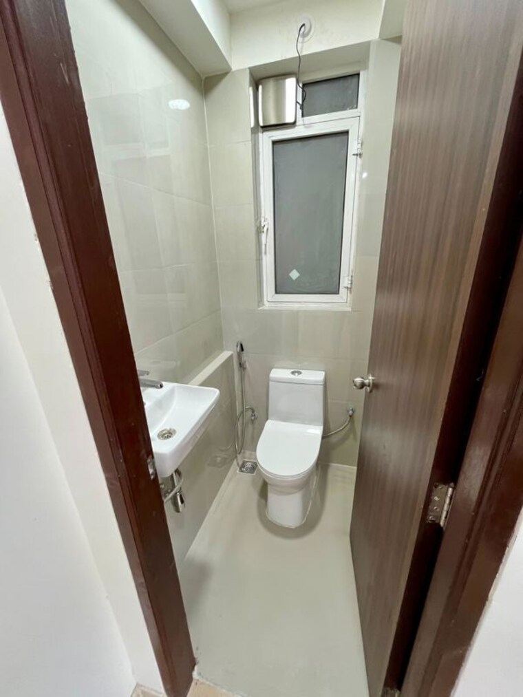 Bathroom, indiabulls-one-indiabulls 1 Bedroom 500 Sq.Ft. Apartment In Pokhran Road No Two Thane 10553996