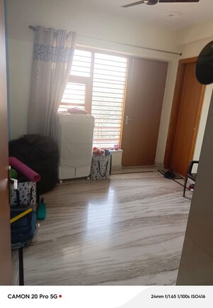 Room in 3 BHK Builder Floor at Ansal Plaza Sector-23, Sector 23 – for Rent