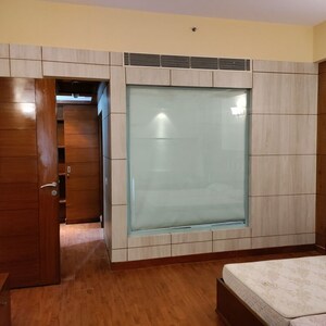 Room in 1 BHK Apartment at Sushant Lok I – for Rent