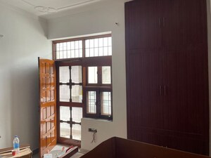 Room in 1 BHK Builder Floor at Sector 47 – for Rent