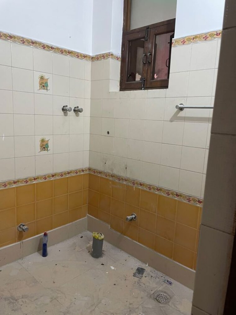Bathroom, sector 47 1 Bedroom 300 Sq.Ft. Builder Floor In Sector 47 Gurgaon 10554046