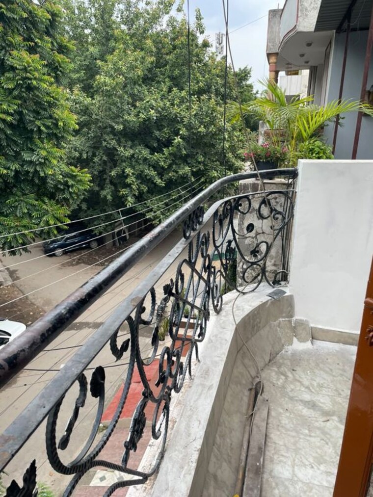 Balcony, sector 47 1 Bedroom 300 Sq.Ft. Builder Floor In Sector 47 Gurgaon 10554046