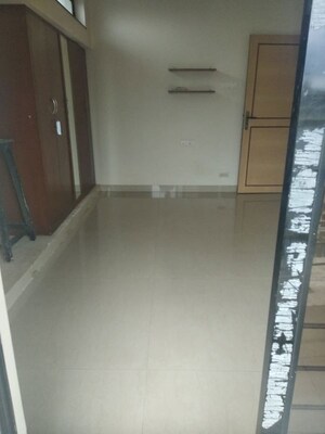 Room in 2 BHK Apartment at K Raheja Interface Heights, Malad West – for Rent