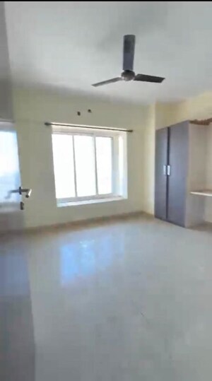 Room in 3 BHK Apartment at Dosti Group Imperia, Manpada – for Sale