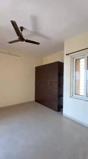 Room in 3 BHK Apartment at Dosti Group Imperia, Manpada – for Sale