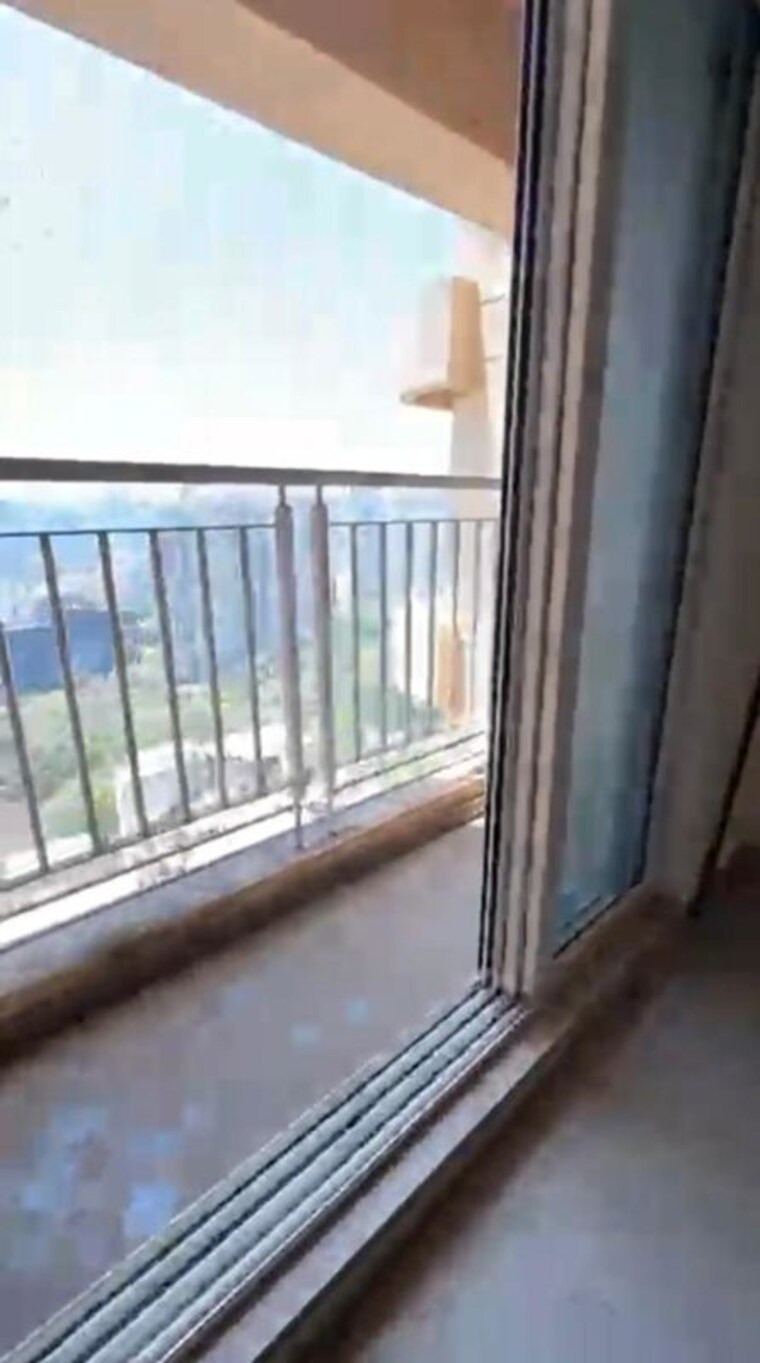 Balcony, dosti-group-imperia 3 Bedroom 734 Sq.Ft. Apartment In Manpada Thane 10554058