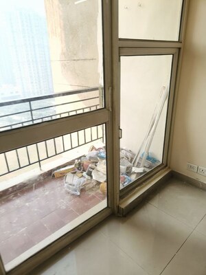 2 BHK Apartment For Rent in Aims Golf City, Sector 75