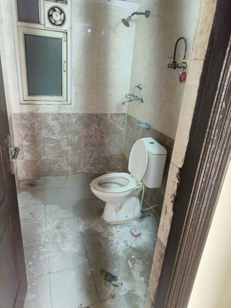 Bathroom, aims-golf-city 2 Bedroom 1150 Sq.Ft. Apartment In Sector 75 Noida 10554063