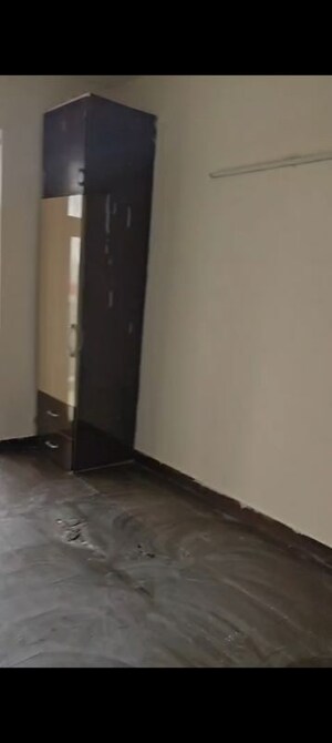 Room in  Apartment at Mahagun My Woods, Sector 16c Greater Noida – for Rent