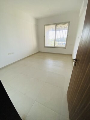 Room in 4 BHK Apartment at Estado Presidential Phase II, Ravet – for Sale