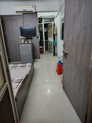 Building Lobby in 1 RK Builder Floor at Sector 47 – for Rent