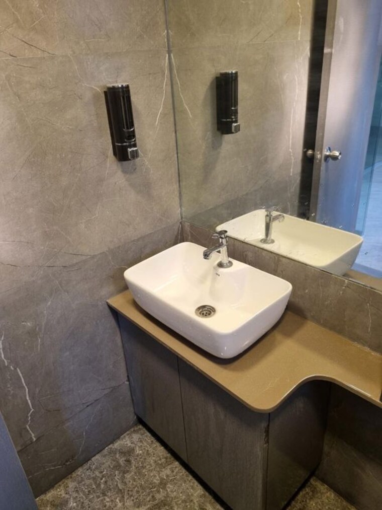 Bathroom, dilkap-chambers Commercial Office Space 550 Sq.Ft. In Andheri West Mumbai 10554087