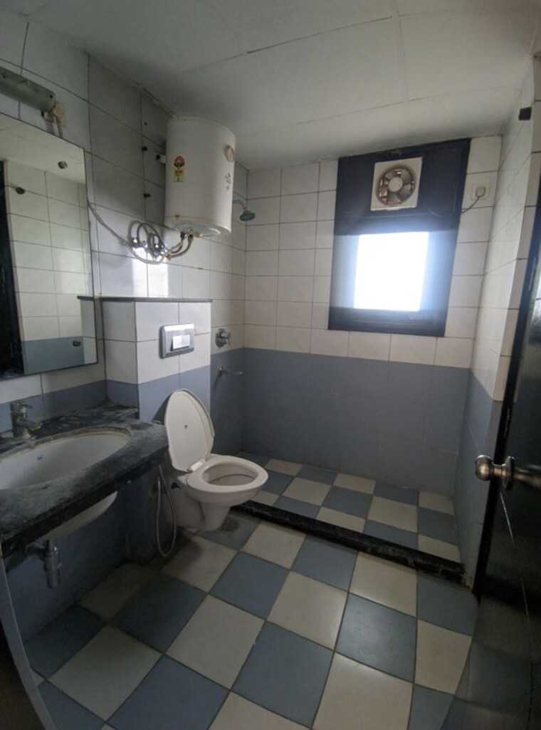Attached Bathroom, eros-kenwood-tower 2 Bedroom 1283 Sq.Ft. Apartment In Sector 39 Faridabad 10554101