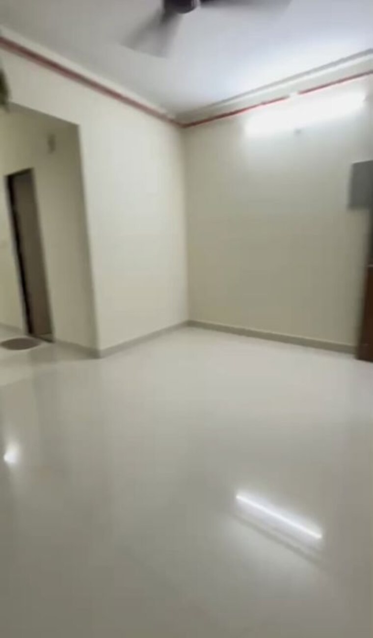Room, dadar east 2 Bedroom 600 Sq.Ft. Apartment In Dadar East Mumbai 10554138