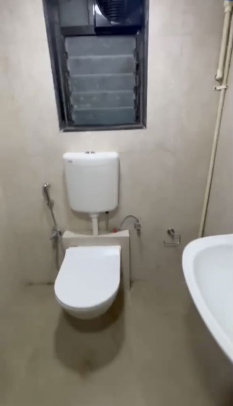 Bathroom, dadar east 2 Bedroom 600 Sq.Ft. Apartment In Dadar East Mumbai 10554138