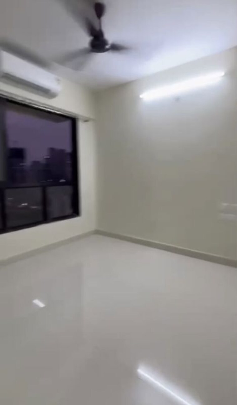 Room, dadar east 2 Bedroom 600 Sq.Ft. Apartment In Dadar East Mumbai 10554138
