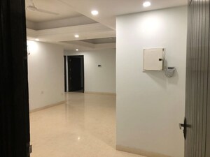 2 BHK Apartment For Sale in Nav Pooja Apartment, Bandra West