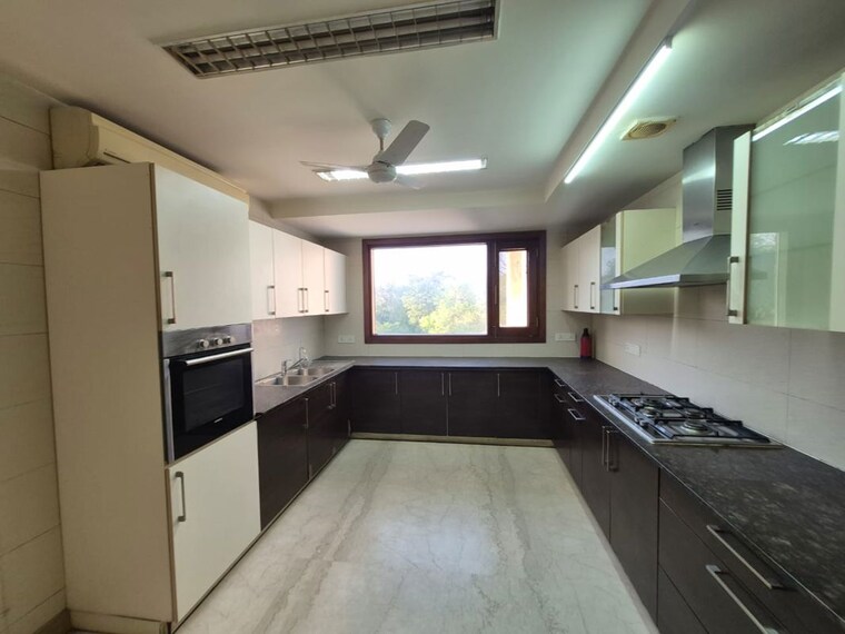 Kitchen, safdarjung development area 4 Bedroom 4500 Sq.Ft. Apartment In Safdarjung Development Area Delhi 10554179