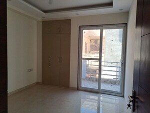 Room in 3 BHK Builder Floor at Ansal Plaza Sector-23, Sector 23 – for Rent