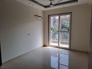 Room in 3 BHK Builder Floor at Ansal Plaza Sector-23, Sector 23 – for Rent