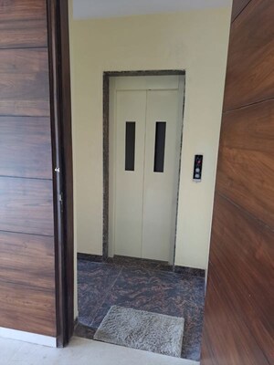 Building Lobby in 3 BHK Builder Floor at Ansal Plaza Sector-23, Sector 23 – for Rent