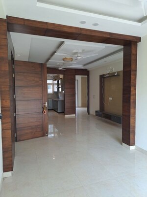 Room in 3 BHK Builder Floor at Ansal Plaza Sector-23, Sector 23 – for Rent