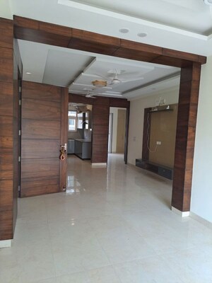 Room in 3 BHK Builder Floor at Ansal Plaza Sector-23, Sector 23 – for Rent