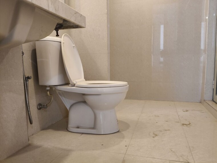 Bathroom, hiranandani-estate-pelican 3 Bedroom 1000 Sq.Ft. Apartment In Ghodbunder Road Thane 10554231