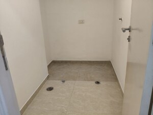 Room in 3 BHK Apartment at Hiranandani Estate Pelican, Ghodbunder Road – for Rent