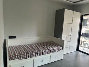 Furnished Amenities in 3 BHK Apartment at Yarrow Apartment, Powai – for Rent