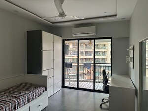 Room in 3 BHK Apartment at Yarrow Apartment, Powai – for Rent