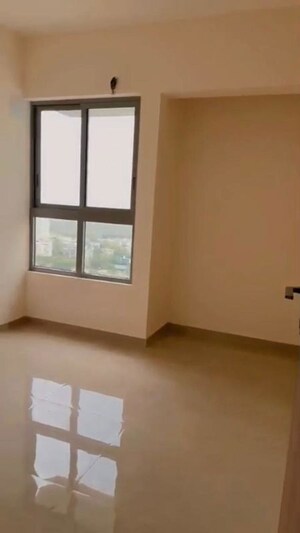 Room in 1.5 BHK Apartment at Piramal Vaikunth, Balkum Pada – for Rent