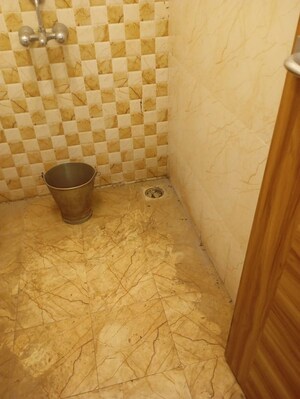 Bathroom in 1 BHK Apartment at Jagir Apartments, Andheri East – for Rent