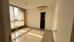 Room in 3 BHK Apartment at Hiranandani Estate – for Rent
